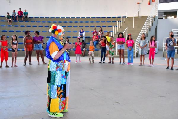 Evento organizado por Repórter Amarelinho reuniu talentos mirins e premiou escolas destacadas.(Imagem:Divulgação)
