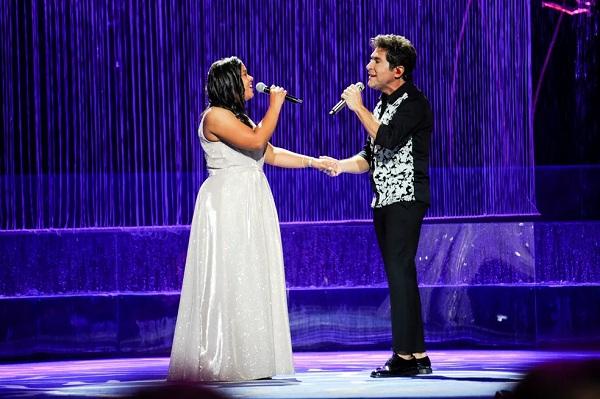 Daniel cantou com a filha de João Paulo, Jessica.(Imagem:Eduardo Martins / Agnews)