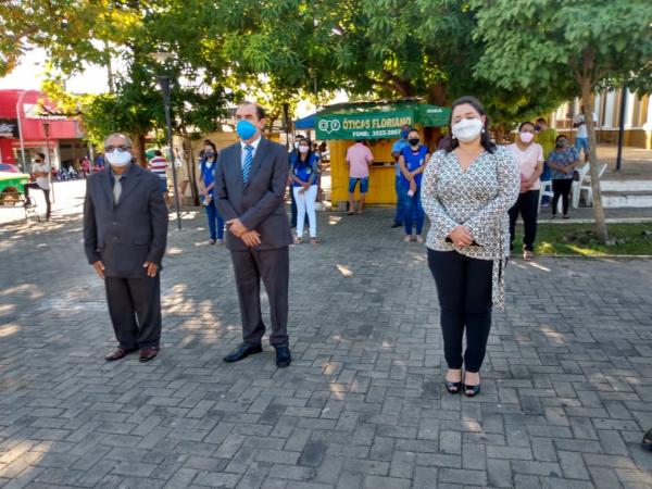 Solenidade de Hasteamento das bandeiras marca comemoração ao aniversário de Floriano.(Imagem:FlorianoNews)