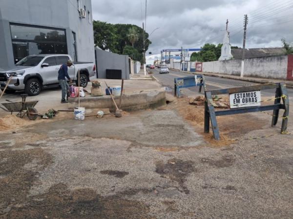 Prefeitura de Floriano realiza opera&ccedil;&atilde;o Tapa-Buracos em 14 bairros no m&ecirc;s de fevereiro(Imagem:Secom)