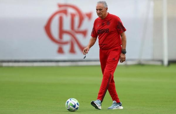 Tite em treino do Flamengo.(Imagem:Gilvan de Souza / CRF)