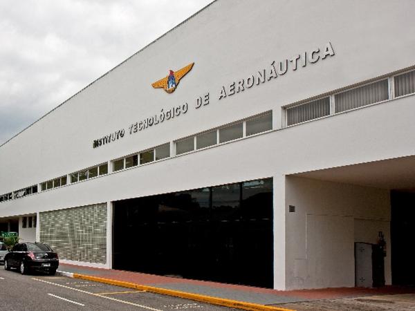 Cerca de 10 mil candidatos participam do vestibular do Instituto de Tecnologia Aeronáutica (ITA), em São José dos Campos (SP). A prova é uma das mais concorridas do país e o instit(Imagem:Divulgação)