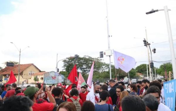 Manifestação em Teresina contra atos terroristas(Imagem:Ilanna Serena /g1)