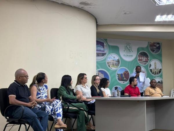  Prefeitura de Floriano realiza audi&ecirc;ncia p&uacute;blica para discutir elabora&ccedil;&atilde;o da LDO 2027.(Imagem:Secom)
