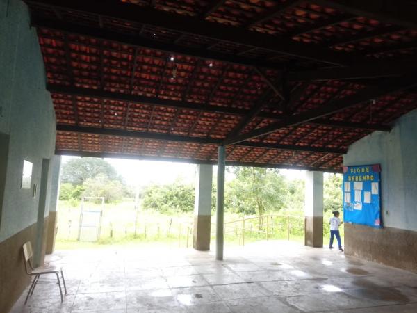 Moradores reclamam das péssimas condições de escola na localidade Pilões, zona rural de Floriano.(Imagem:Divulgação)