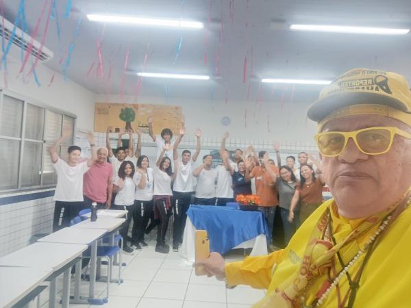 Repórter Amarelinho compartilha experiência com alunos do Centro Educa Mais Ney Braga, em Barão de Grajaú.(Imagem:FlorianoNews)