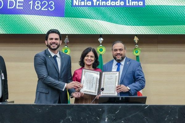 Nísia Trindade homenageou Niède Guidon em seu discurso.(Imagem:Alepi)