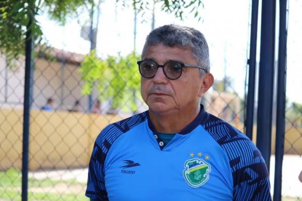 Flávio Araújo, técnico do Altos(Imagem:Júlio Costa)