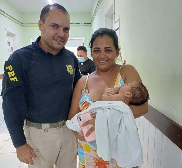 Vereadores de Floriano aprovam homenagem a PRF que salvou bebê de engasgo.(Imagem:CMF)