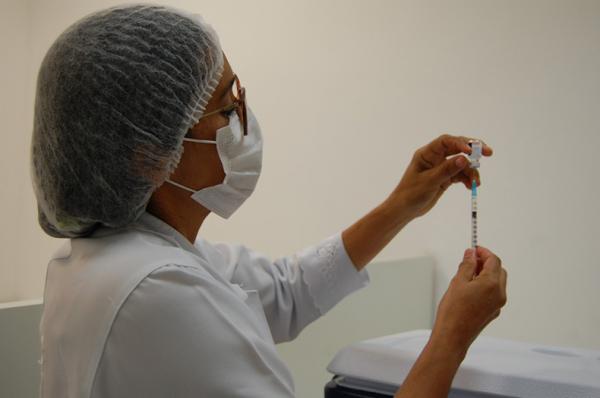 A Fundação Municipal de Saúde (FMS) fez um alerta para a vacinação contra HPV em adolescentes de 9 a 14 anos. Segundo a FMS, o imunizante está disponível nas Unidades Básicas de Sa(Imagem:Reprodução)