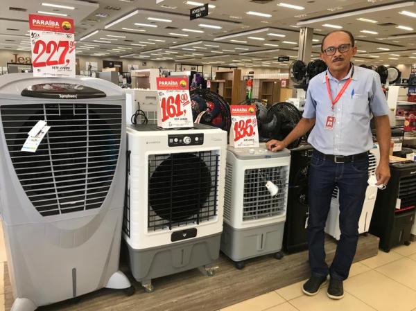 Pedro, colaborador do setor de móveis e eletros do Armazém Paraíba(Imagem:FlorianoNews)