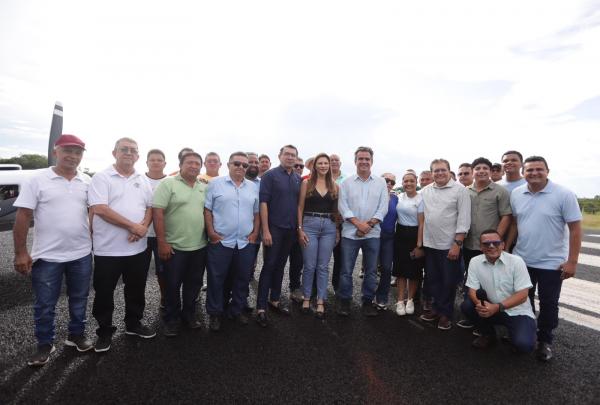 Ciro Nogueira ganha apoio de prefeita e deputada, ambas do PT, e de todo seu grupo pol&iacute;tico em Luzil&acirc;ndia.(Imagem:Ascom)
