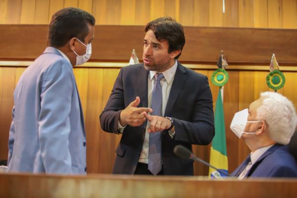 Deputados voltam a discutir adiamento de reunião conjunta de comissões.(Imagem:Alepi)