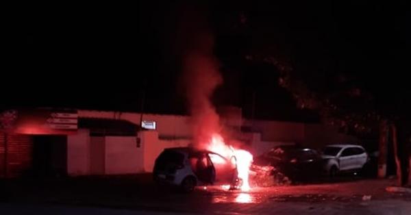 Veículo da Polícia Civil de Bom Jesus pega fogo.(Imagem:Divulgação)