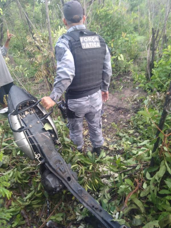 Força Tática recupera veículo roubado em Floriano.(Imagem:Divulgação/PM)