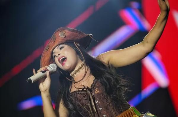 Rayane Feitosa é vocalista do Forró Real.(Imagem:Reprodução/Instagram)