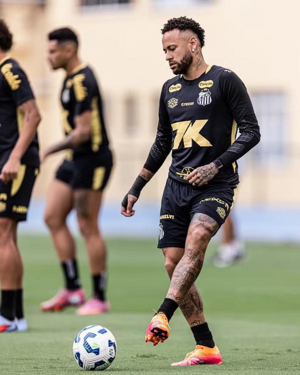 Neymar durante treino do Santos.(Imagem:Raul Baretta/ Santos FC)