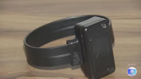 Tornozeleira eletr&ocirc;nica.(Imagem:TV Globo/Reprodu&ccedil;&atilde;o)