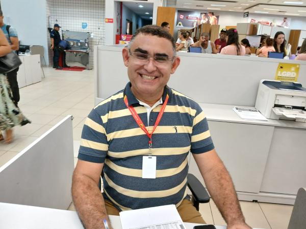 F. Costa, gerente do Armazém Paraíba de Floriano.(Imagem:FlorianoNews)
