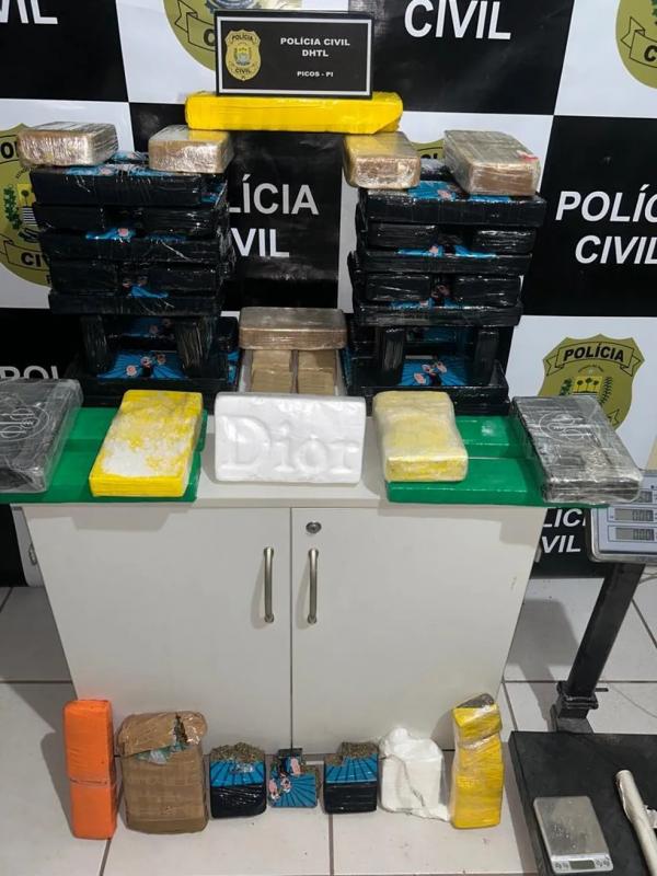 Tablete de droga com a marca da grife francesa Dior escrita na embalagem foi apreendido em Picos.(Imagem:Divulgação/Polícia Civil do Piauí)