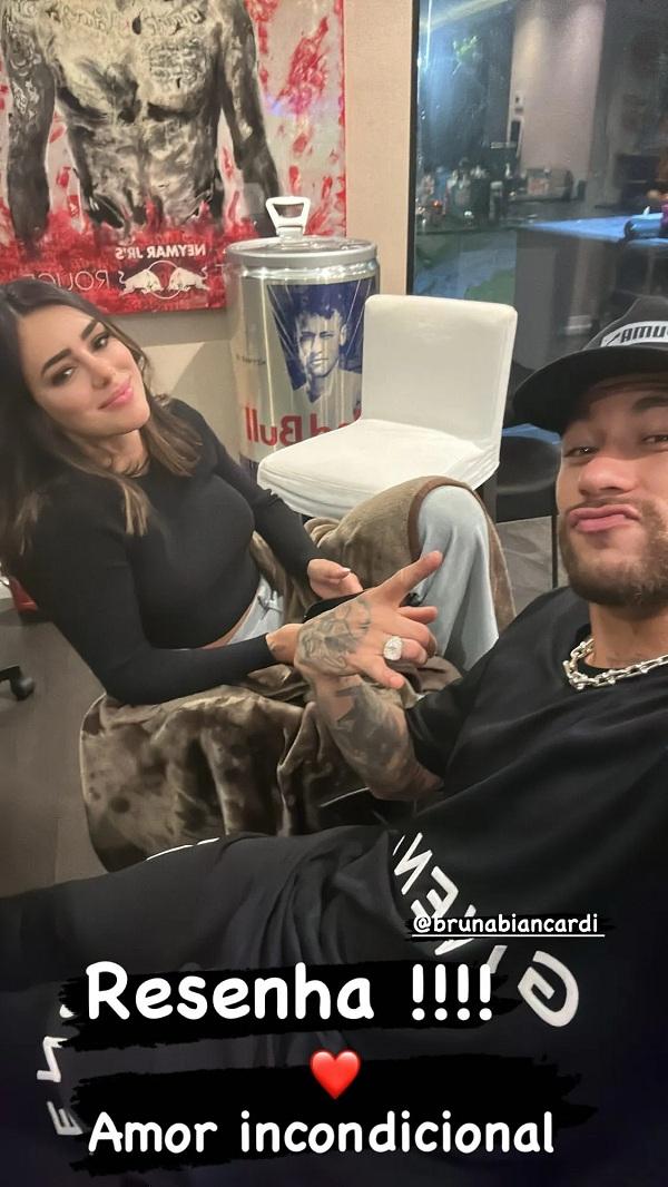 Neymar posa com a ex-namorada, Bruna Biancardi.(Imagem:Reprodução/Instagram)