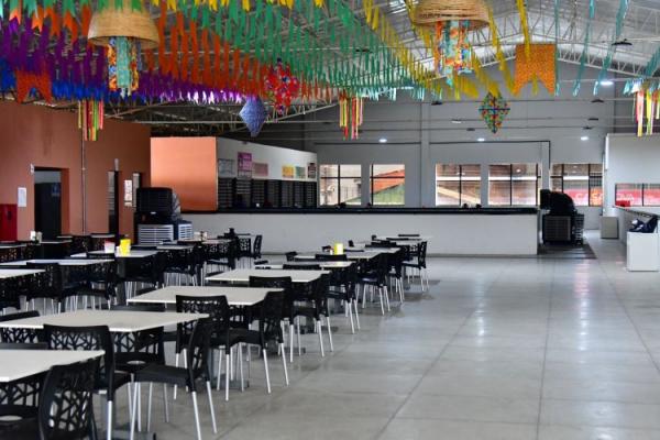 Prefeitura de Floriano instala climatizadores de ar no Mercado Público Municipal(Imagem:Secom)
