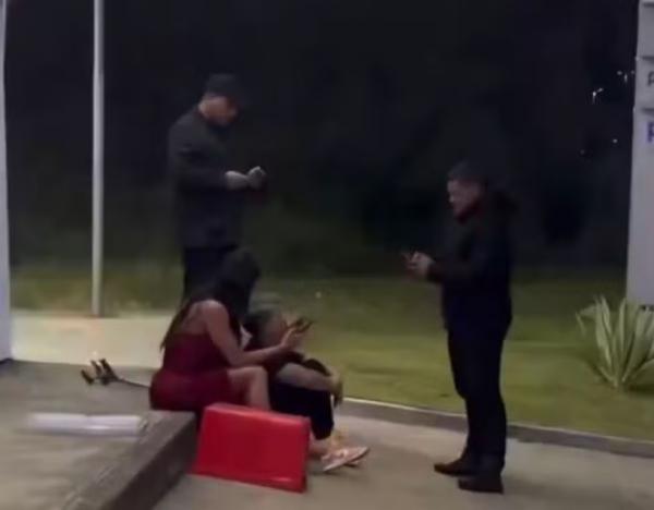 Gracyanne Barbosa e a irmã foram ajudadas por motoboys que estavam nas proximidades do roubo.(Imagem:Reprodução)
