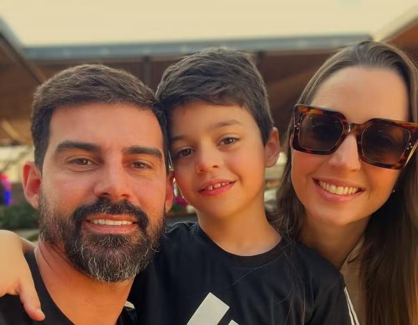 Radamés com a mulher e o filho.(Imagem:Reprodução/Instagram)