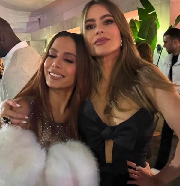 Sofia Vergara e Anitta(Imagem:Reprodução/Instagram)