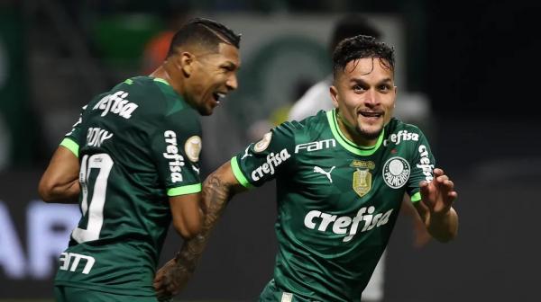 Rony e Artur eram titulares no Palmeiras e perderam espaço.(Imagem:Cesar Greco)