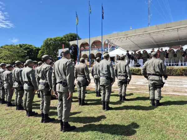PMPI homenageia policiais e forma turma de oficiais durante solenidade do Dia de Tiradentes.(Imagem:Divulgação)