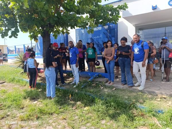 Moradores de Floriano protestam contra falhas no abastecimento de água.(Imagem:FlorianoNews)