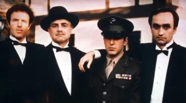 Caan, Brando, Pacino e John Cazale em bastidor de O Poderoso Chefão(Imagem:Divulgação)