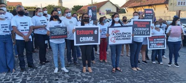 Familiares e amigos da vítima realizaram o protesto para pressionar às autoridades.(Imagem:Raví Marques/ TV Clube)