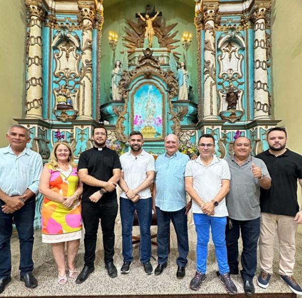 Secretário da Cultura assina ordem de serviço para reforma da Igreja de Nossa Senhora da Graça, em Parnaíba(Imagem:Divulgação)