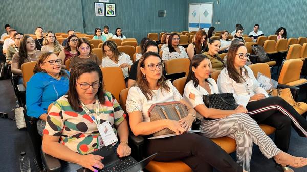 Representantes das regionais de saúde participam de atualização sobre imunização(Imagem:Ascom Sesapi)
