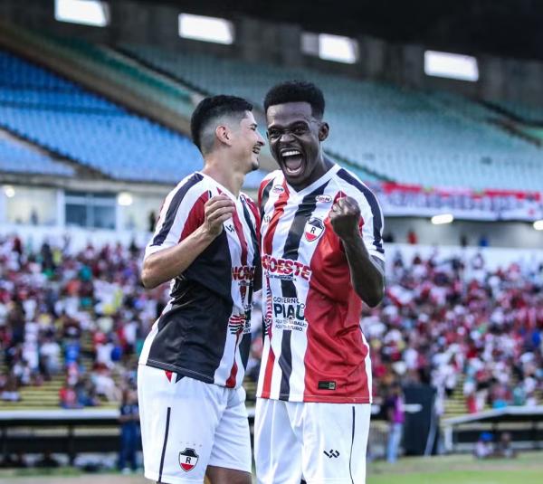 Felipe Pará e Guilherme Escuro, meias do River-PI.(Imagem:Maria Vitória / River AC)