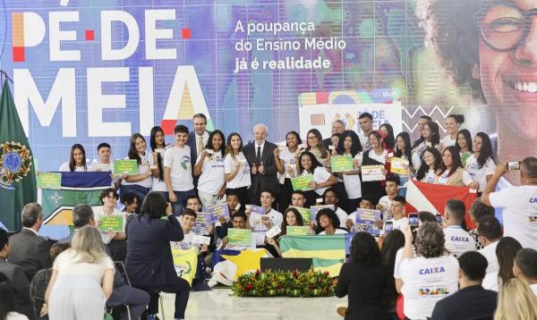 Evento no Palácio do Planalto marca início de pagamentos do Pé-de-Meia.(Imagem:Marcelo Camargo/Agência Brasil)