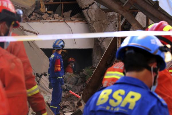 Restaurante desaba e deixa 29 mortos China(Imagem:Reprodução)