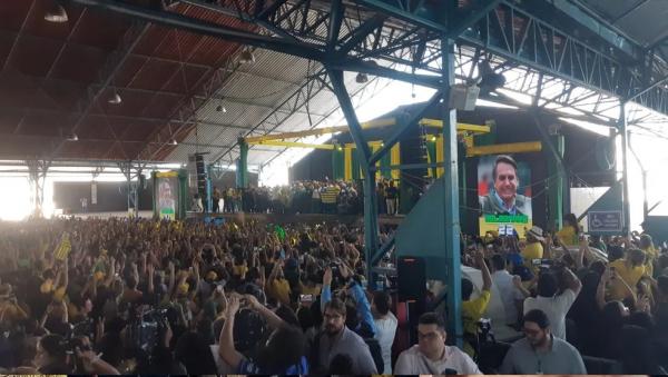 Candidato à reeleição, presidente Jair Bolsonaro (PL) participa de ato em Teresina (PI) neste sábado (15).(Imagem: Lucas Marreiros/g1 )