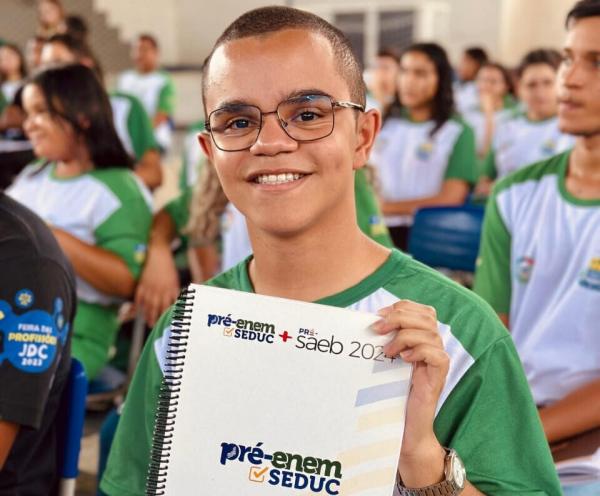 Caio Jos&eacute; Silva, aprovado em primeiro lugar no curso de Administra&ccedil;&atilde;o da UESPI.(Imagem:Ascom Seduc)