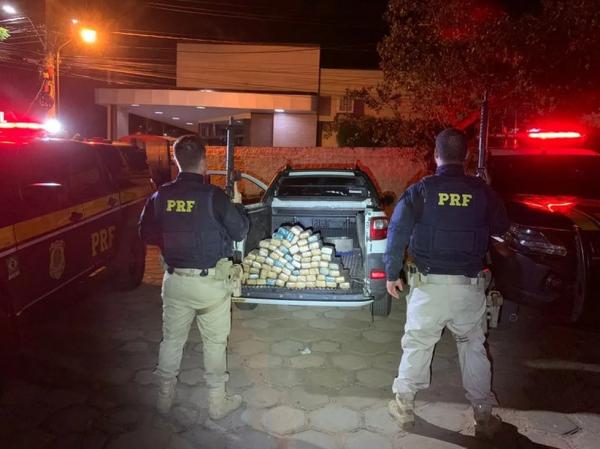 Após 27 horas de viagem levando 60 kg de maconha, homem é preso a 20 minutos do destino, no Piauí.(Imagem:Polícia Rodoviária Federal)
