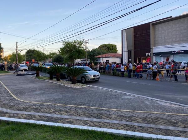 Ex-prefeito Firmino Filho foi encontrado morto em frente ao prédio do TCU, em Teresina.(Imagem:Anielle Brandão/TV Clube)