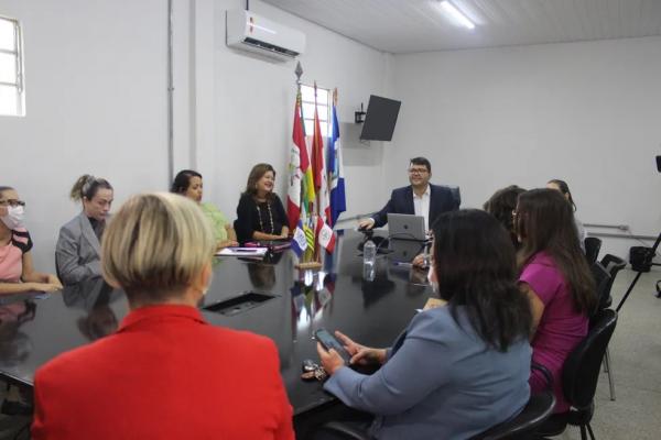 Secretário estadual de segurança Chico Lucas e delegadas da mulher no Piauí.(Imagem:Lívia Ferreira/g1 PI)