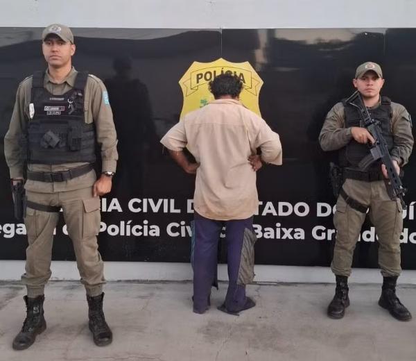 Suspeito de manter família em isolamento na zona rural de Baixa Grande do Ribeiro é preso pela Polícia Civil.(Imagem:Polícia Civil)