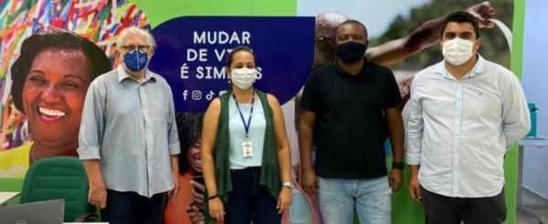 Equipe da Piauí Fomento com o gerente de Microfinanças da Cactvs, José Roberto Silva.(Imagem:Divulgação)
