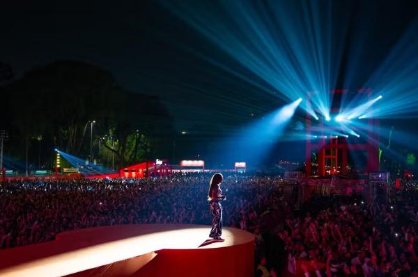 Ludmilla durante a tour