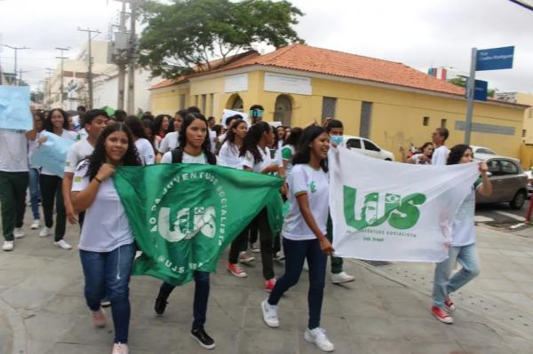  Estudantes de Teresina protestam contra o Novo Ensino Médio e pedem revogação.(Imagem:Andrê Nascimento/g1 )