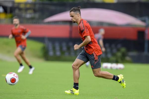 Michael em treino do Flamengo neste início de temporada.(Imagem:Marcelo Cortes/Flamengo)