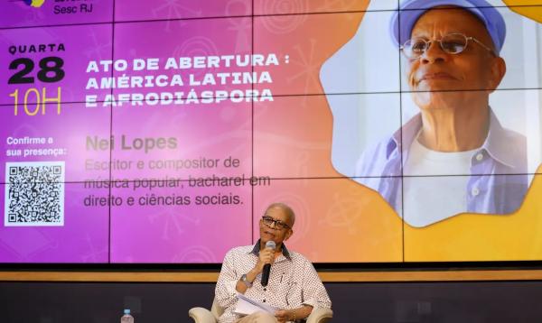 O escritor Nei Lopes durante abertura da 3ª edição do Congresso Internacional de Estudos Afrodiaspóricos, no Arte Sesc, na zona sul do Rio de Janeiro.(Imagem:Tomaz Silva/Agência Brasil)